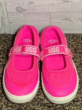 UGG Kids Bright Pink Mary Jane Strap Sneakers size:12